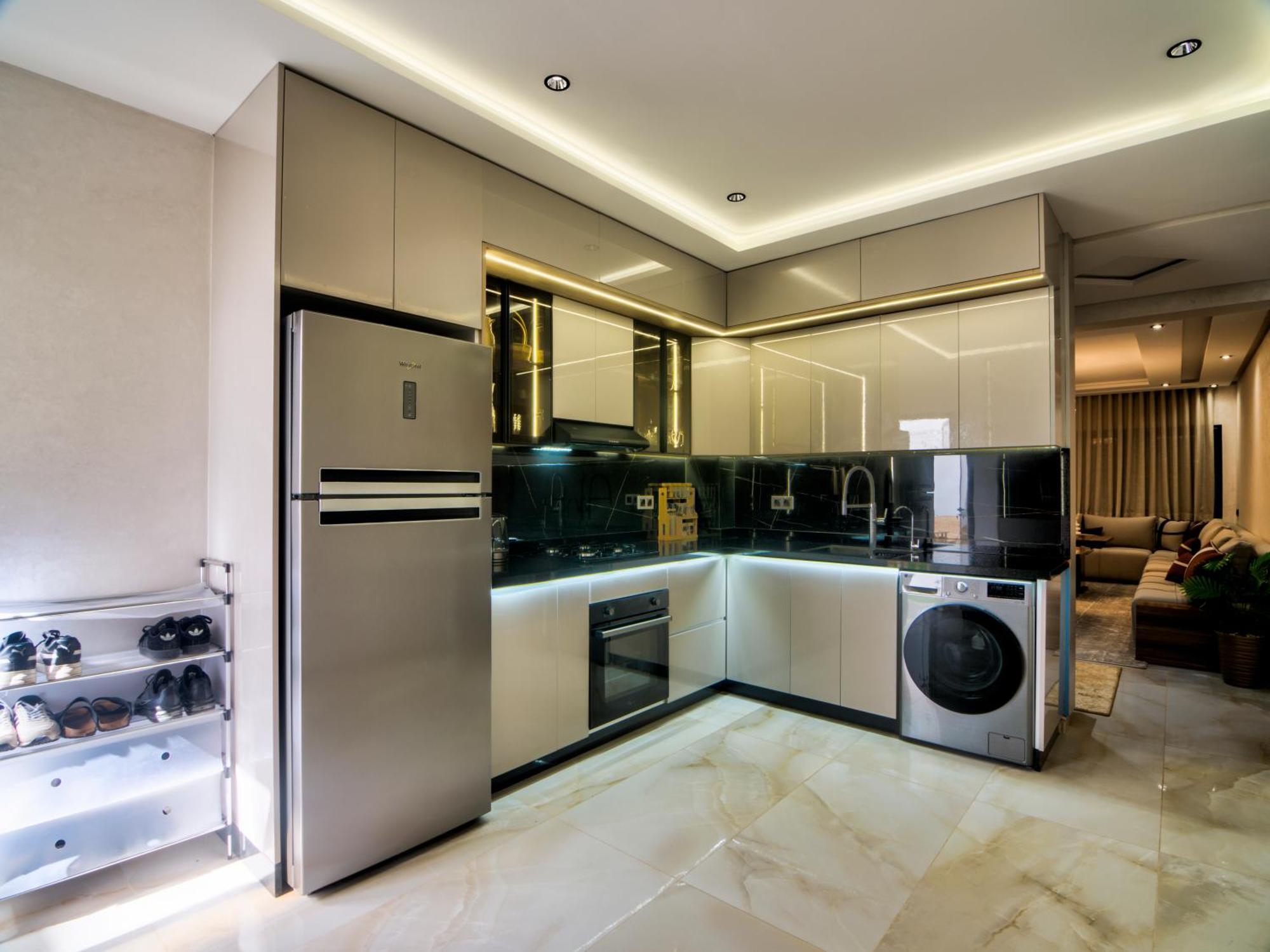 Cozy Large Living & Full Kitchen Apartment
