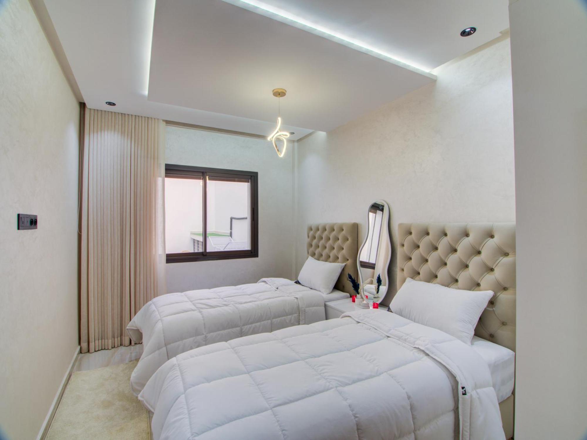 Cozy Large Living & Full Kitchen Apartment